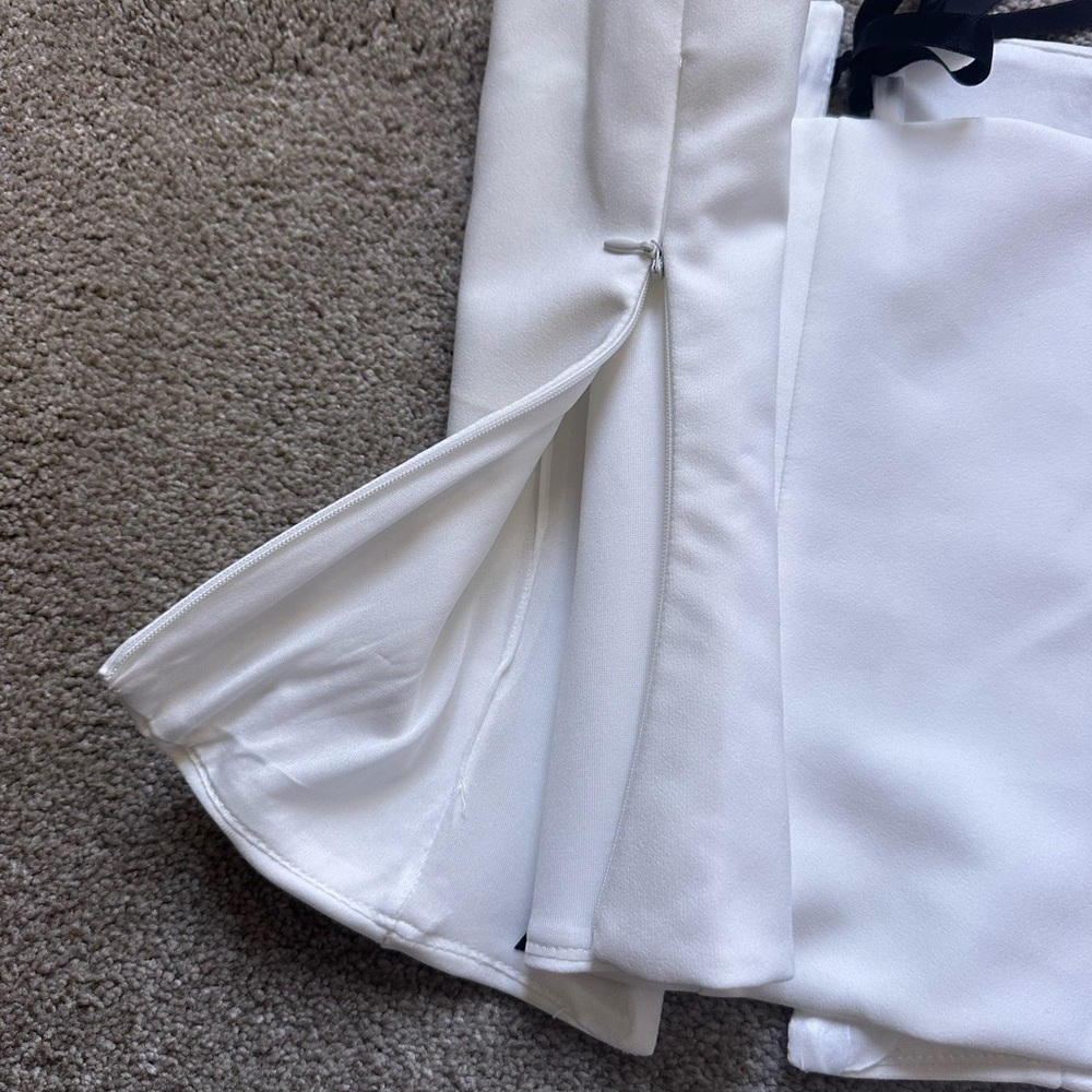 Zara Ivory Corset Top with Black Tie Accent - Picture 3 of 4